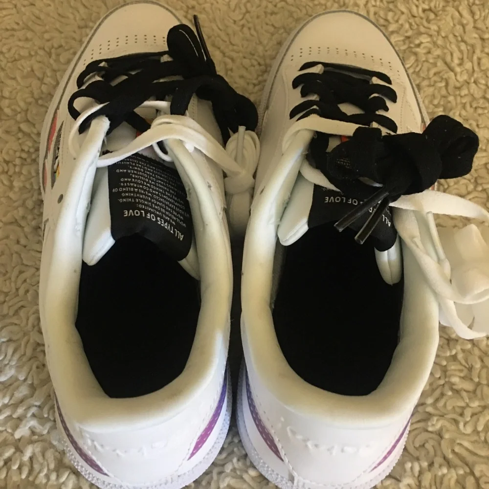 Reebok - Picture 5 of 11